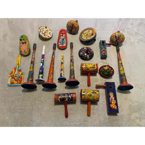 20 Vintage Metal Noisemaker Toys Lot U.S Metal‎ Toy Made In USA Rattle Shaker
